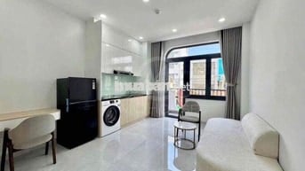 Căn hộ full nội thất máy giặt riêng ban công Nguyễn Công Trứ Quận 1