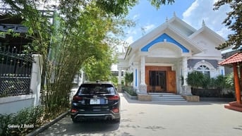 Biệt thự vườn ngay khu thương mại sang xịn mịn. 11,5 tỷ 