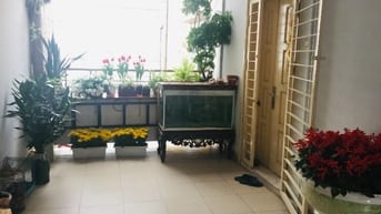 Cho thuê căn tập thể 2 tầng 3 ngủ Lý Nam Đế, Hoàn Kiếm, đủ đồ
