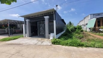 Nhà đẹp 6m ngang. ĐƯờng bê tông. Gần KCN. 1,65 tỷ TL