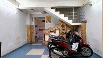 MẶT TIỀN VÍP - SÁT QUẬN 1 -  KINH DOANH ĐA NGÀNH  - MẶT TIỀN - ÔTÔ. 