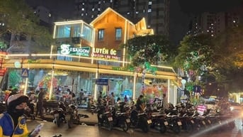 SIÊU PHẨM PHỐ PHÙNG KHOANG - Ăn uống nhộn nhịp với 10k sinh viên 