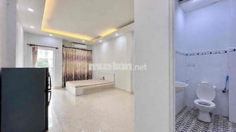 Cho Thuê Phòng Ban Công Giá Rẻ Full Nội Thất Gần Hoà Bình - Đầm Sen
