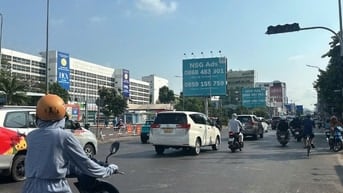 Bán nhà VỊ TRÍ ĐẸP HXT ngang 5.3m 122m2 CMT8 KD buôn bán gần BV 19 tỷ