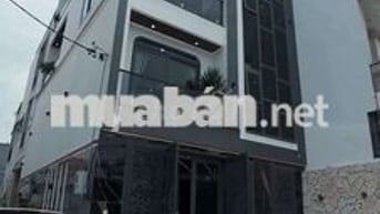 Bán nhà 2 mặt tiền quận 12, nội thất cao cấp, có thang máy