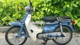 Honda Cub 82/50 . Học sinh đi học o cần bằng lái