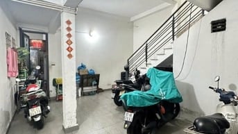 Hẻm ô tô kinh doanh sát CMT8 Quận 10, 6x18, 6 phòng cho thuê, giá rẻ