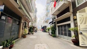 CHO THUÊ PHÒNG LẦU 3 – Q.3 – CHUNG CHỦ – HẺM XE TẢI