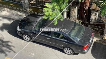 Toyota Camry Đen