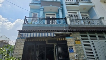 Nhà tỉnh lộ 10 sát khu Tên Lửa, Bình Tân
