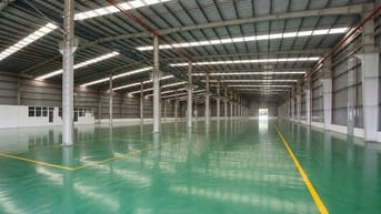 BÁN XƯỞNG TRONG KCN ĐỨC HÒA LONG AN- 2500m2 - ĐANG CÓ SẴN HĐ THUÊ