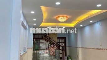 Cho thuê nhà 4 lầu nguyên căn đối diện bệnh viện Nguyễ Tri Phương