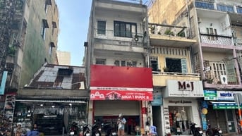 Cho thuê nhà mặt tiền Trần Quang Khải, Quận 1: 4.8m x 27m, trệt, 2 lầu