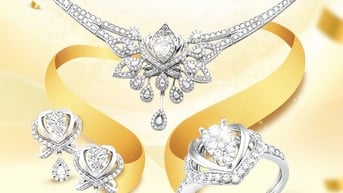 Trang Sức Trăng Nhỏ – Điểm Nhấn Tinh Tế Cho Phong Cách Hiện Đại