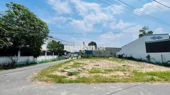CON GÂY NỢ BÁN GẤP LÔ GÓC 2 MẶT TIỀN 343M2 GIÁ 650TR TÂN THÔNG HỘI