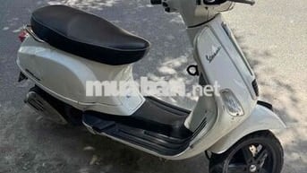 Piaggio Vespa màu Trắng