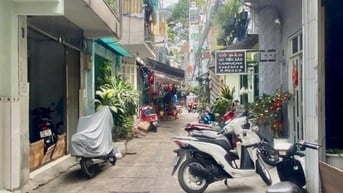 Cho Thuê nhà hẻm 57 Hồ Thị Kỷ, P.1, Q.10, nhà mới, 3 tầng đủ tiện nghi