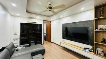 Bán nhà 5 tầng phố Hoàng Văn Thái 50m2, có thang máy, đầy đủ nội thất