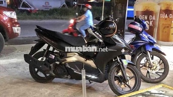 Honda Airblade 125 Đen vàng đồng
