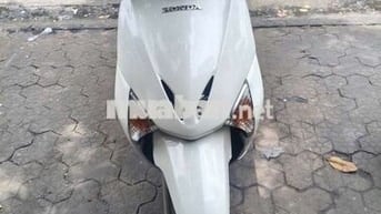 Honda Lead Trắng