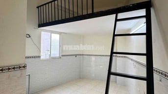 Phòng Trọ Gác Rộng Máy Lạnh Ngay Đh Nguyễn Tất Thành