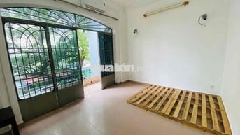 Phòng trọ Bình Thạnh giá rẻ, có máy lạnh ban công