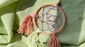 Dreamcatcher Bằng Len Handmade – Vật Trang Trí Độc Đáo Cho Không Gian 