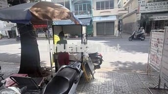 Cho thuê mặt bằng vỉa hè chiều tối