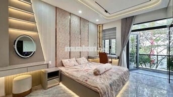 Căn Hộ Ban Công Luxury Full Nội Thất Ngay Công Viên Làng Hoa
