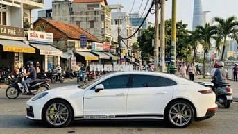 Porsche Panamera E Hybrid Executive 1500km