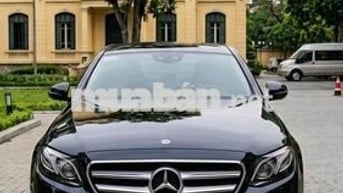 Mercedes E300 AMG 2019 Đen nâu siêu lướt