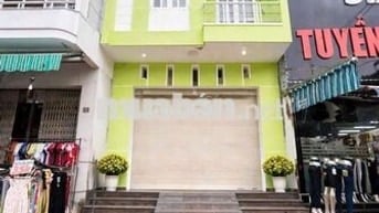 Cho thuê nhà mặt tiền đường lớn ngay trung tâm 