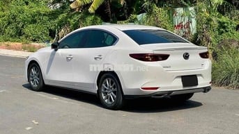 Mazda 3 Luxury 2023 Trắng 40.000 km
