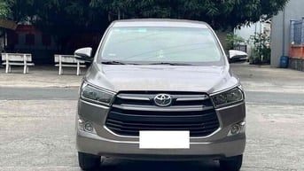 Toyota Innova 2017 Đồng ánh kim