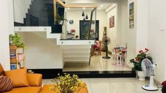 BÁN NHÀ GẦN TRƯỜNG ĐH KINH TẾ - TÀI CHÍNH,Đ NGUYỄN VĂN LẠC, BÌNH THẠNH