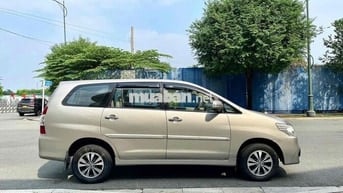 Toyota Innova 2.0G 2015 Vàng nâu