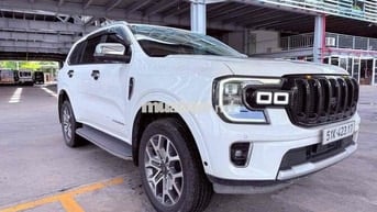 Everest Titanium 4x4 2024 Xuất VAT cao