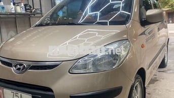 Hyundai i10 Vàng cát Số tự động