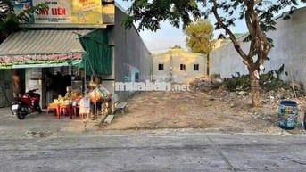 Bán đất kinh doanh ngay chợ, DT 266m2 giá ngợp 469 triệu