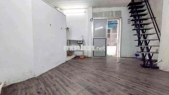 CHO THUÊ NHÀ NGUYÊN CĂN 1 TRỆT 1 LẦU NGAY NGÃ TƯ PHÚ NHUẬN GIÁP QUẬN 1