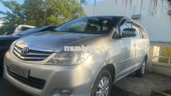 Toyota Innova 2009 Bạc 8 chỗ