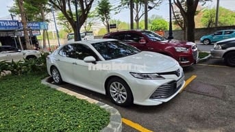 Toyota Camry 2.0G 2021 Trắng 34260 km
