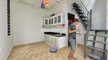CHO THUÊ KIOT 1 TRỆT + 1 LẦU SẴN MÁY LẠNH FULL NỘI THẤT CHO ANH CHỊ EM