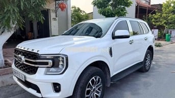 Ford Everest ambiente 2025 Trắng 10475 km
