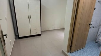 Quận 10, Cho thuê phòng, tiện nghi, máy lạnh, tủ lạnh, toilet riêng...