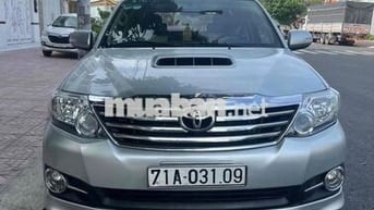 Toyota Fortuner 2016 Bạc