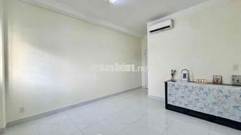 TRỐNG SẴN STUDIO ĐẦY ĐỦ NỘI THẤT CỬA SỔ TRỜI NGAY ĐẦM SEN DV SIÊU RẺ.