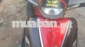 SYM Xe máy màu Đỏ Đen dang chay êm