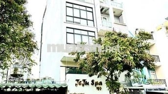 Tòa nhà mặt tiền gần 600m2, thang máy