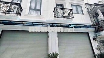 Nhà Full Nội Thất 1 Trệt 3 Lầu 4PN Hẻm Xe Hơi Nam Long Trần Trọng Cung